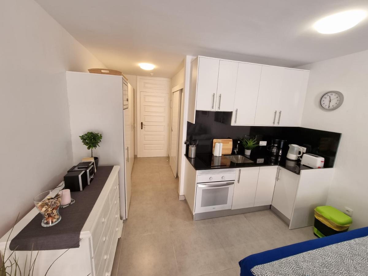Studio No 2 Just 100 To Beach And Sea, Large Terrace, Heated Pool, Wifi, Aircondition For A Fee Плая-де-лас-Америкас Экстерьер фото